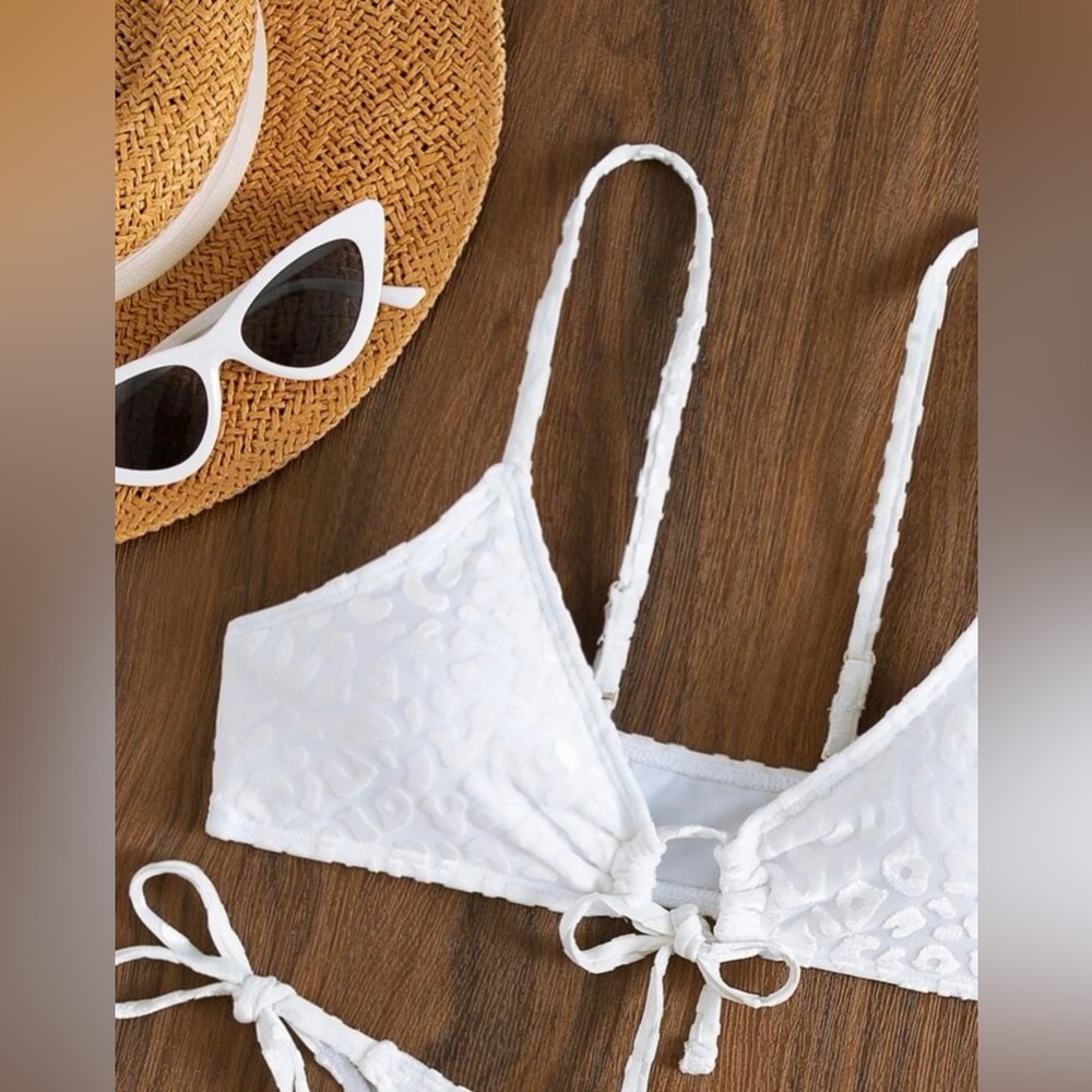 Leopard Textured Bikini Set - Picture 4 of 5